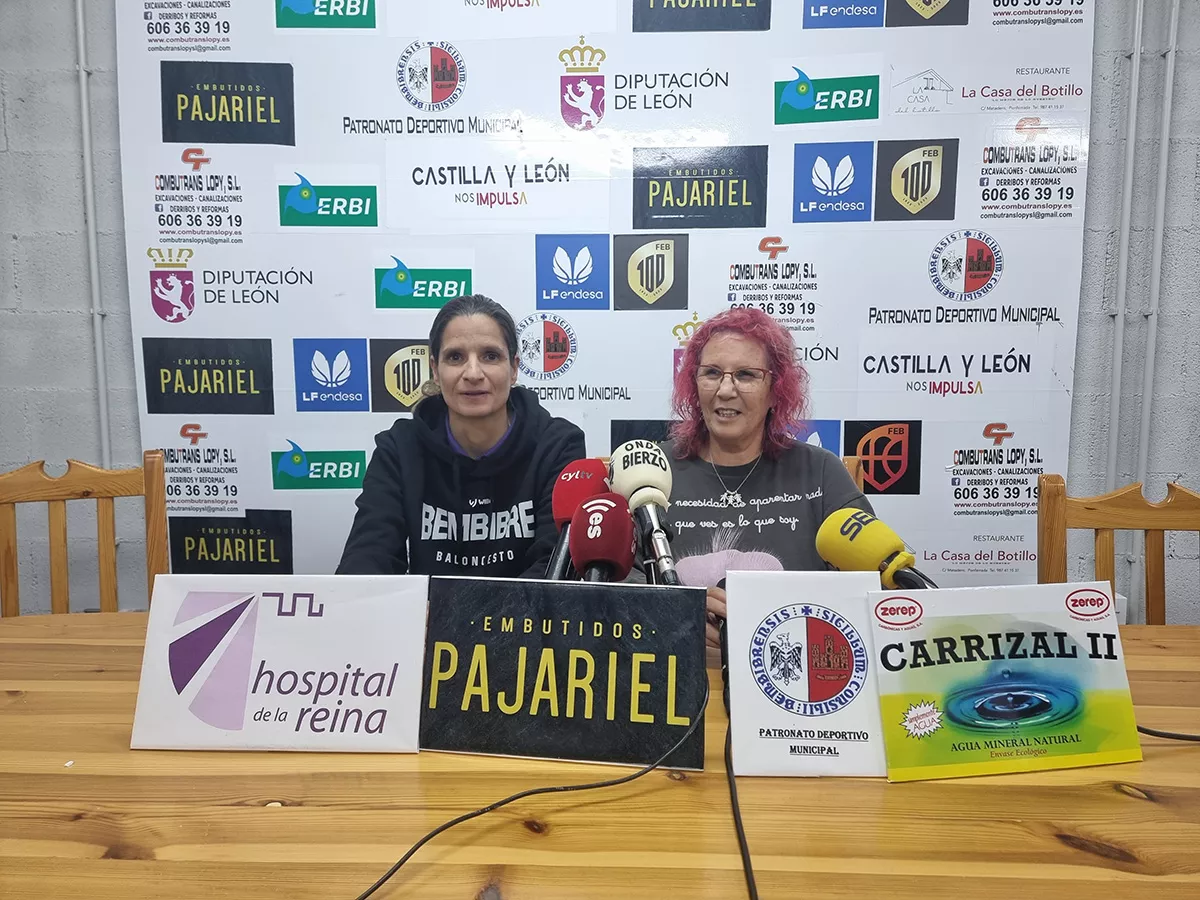 Bea Pacheco, presentada como entrenadora del Embutidos Pajariel Bembibre: «Cuando te llama no puedes dudar» | Foto: Mila García