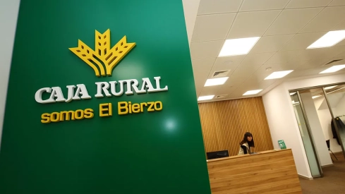 El director general de Caja Rural, Cipriano García, inaugura la nueva oficina de Caja Rural en Ponferradai (6) El director general de Caja Rural, Cipriano García, inaugura la nueva oficina de Caja Rural en Ponferradai (6)