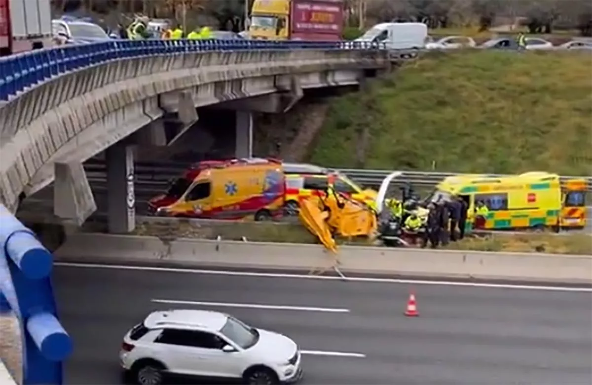 Accidente de un helicoptero en la M-40 de Madrid