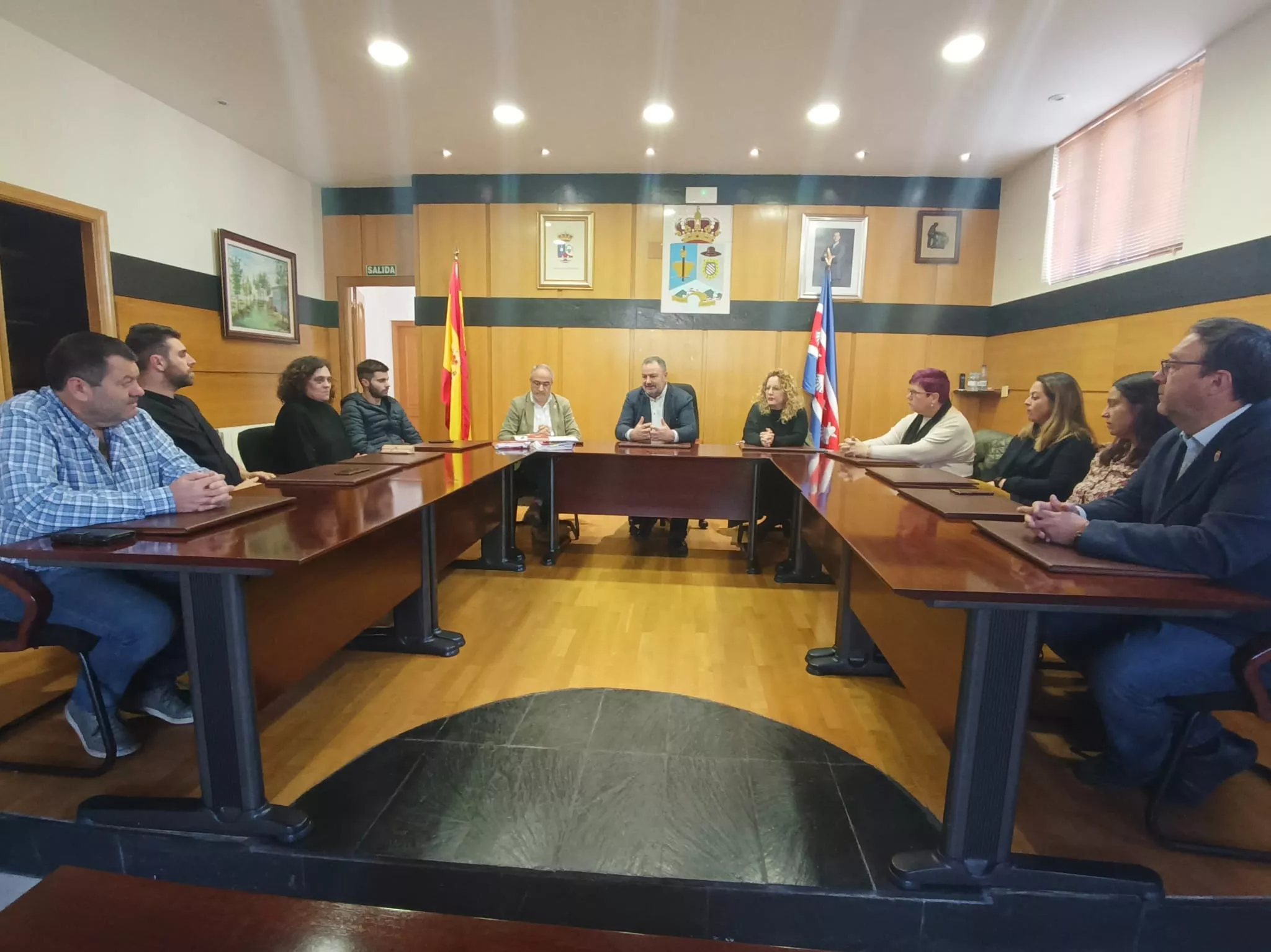 Imagen de la reunión en el Ayuntamiento de Camponaraya