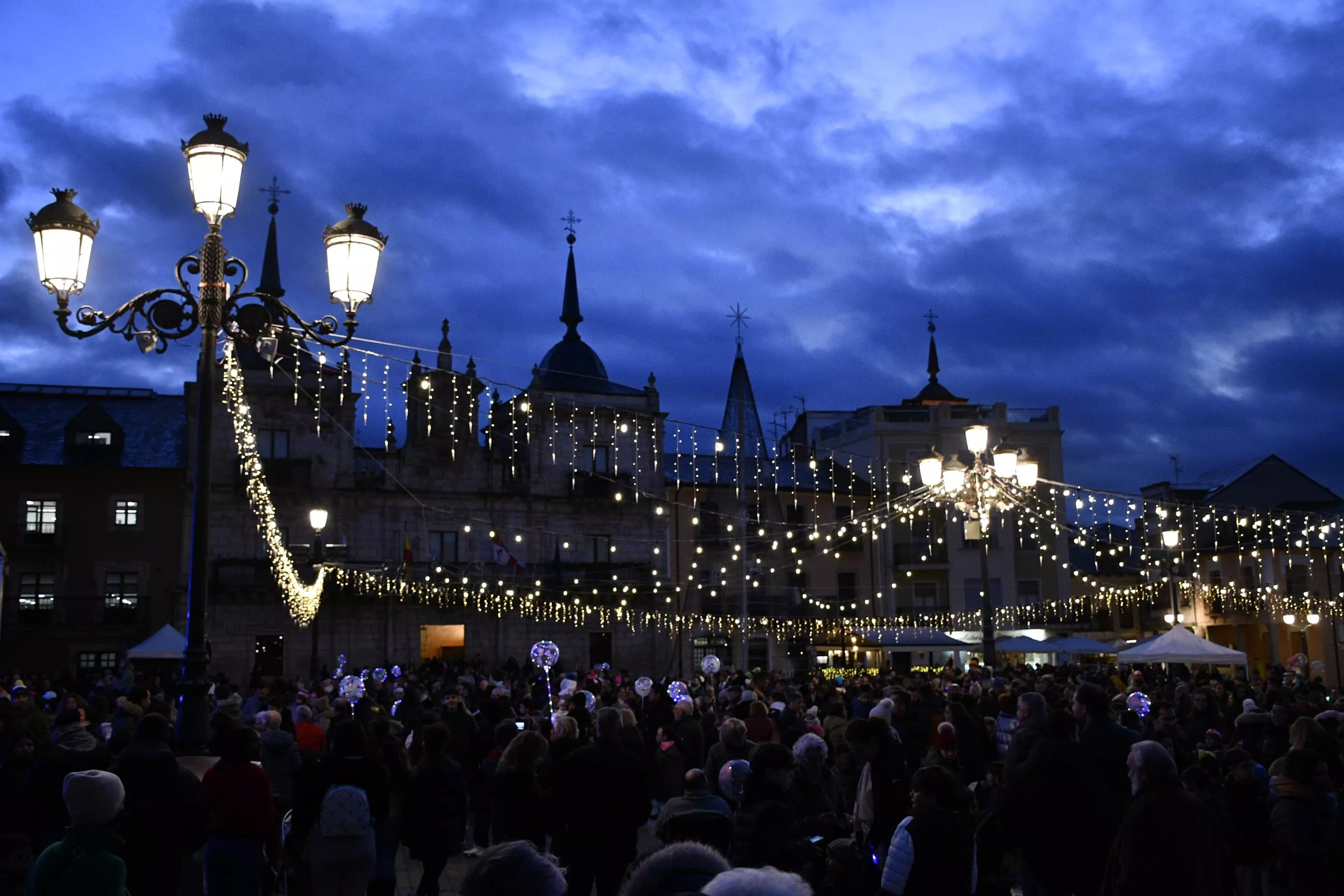 Encendido de las luces de Navidad en Ponferrada (2) Encendido de las luces de Navidad en Ponferrada (2)