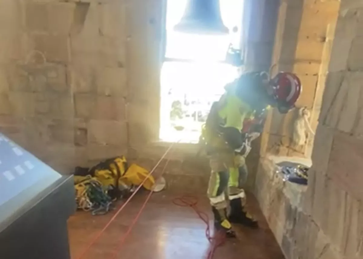 Intervención de los bomberos en Astorga para salvar a un hombre que había tenido un infarto