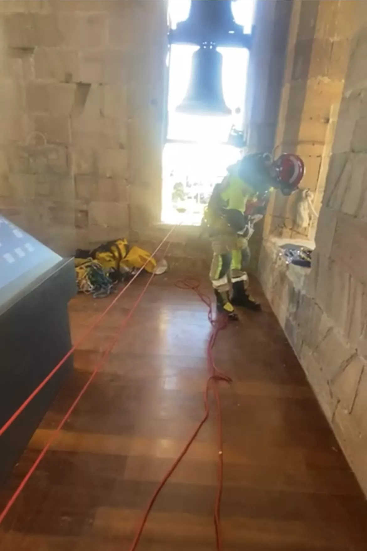 Intervención de los bomberos en Astorga para salvar a un hombre que había tenido un infarto (1)