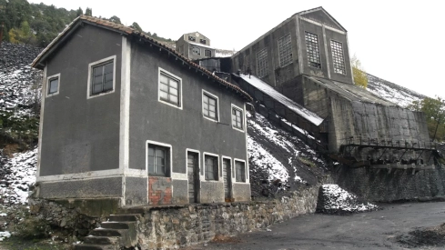 Exterior de Antracitas de Velilla del Río Carrión 