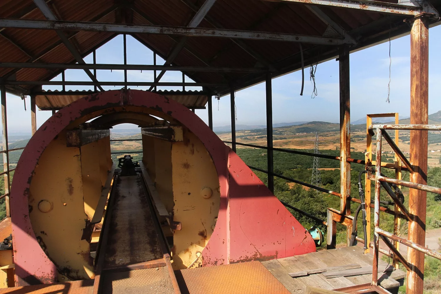 Exterior de Antracitas de Velilla del Río Carrión 