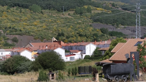  Exterior de Antracitas de Velilla del Río Carrión 