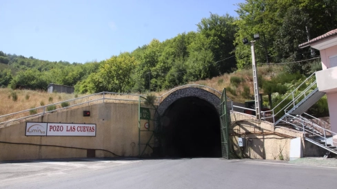  Exterior de Antracitas de Velilla del Río Carrión 