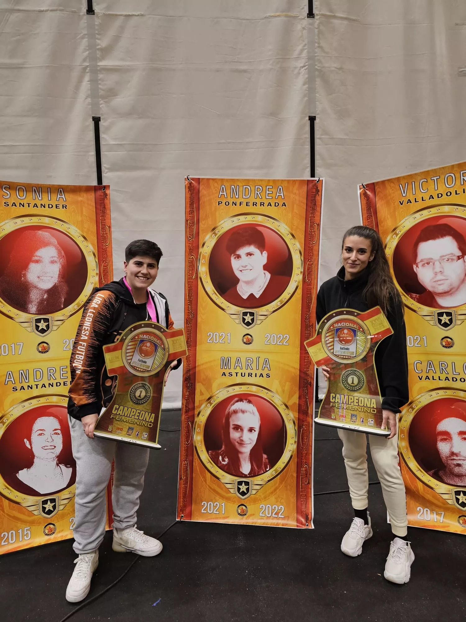Andrea Pérez y su compañera María en el Campeonato Nacional femenino de futbolín