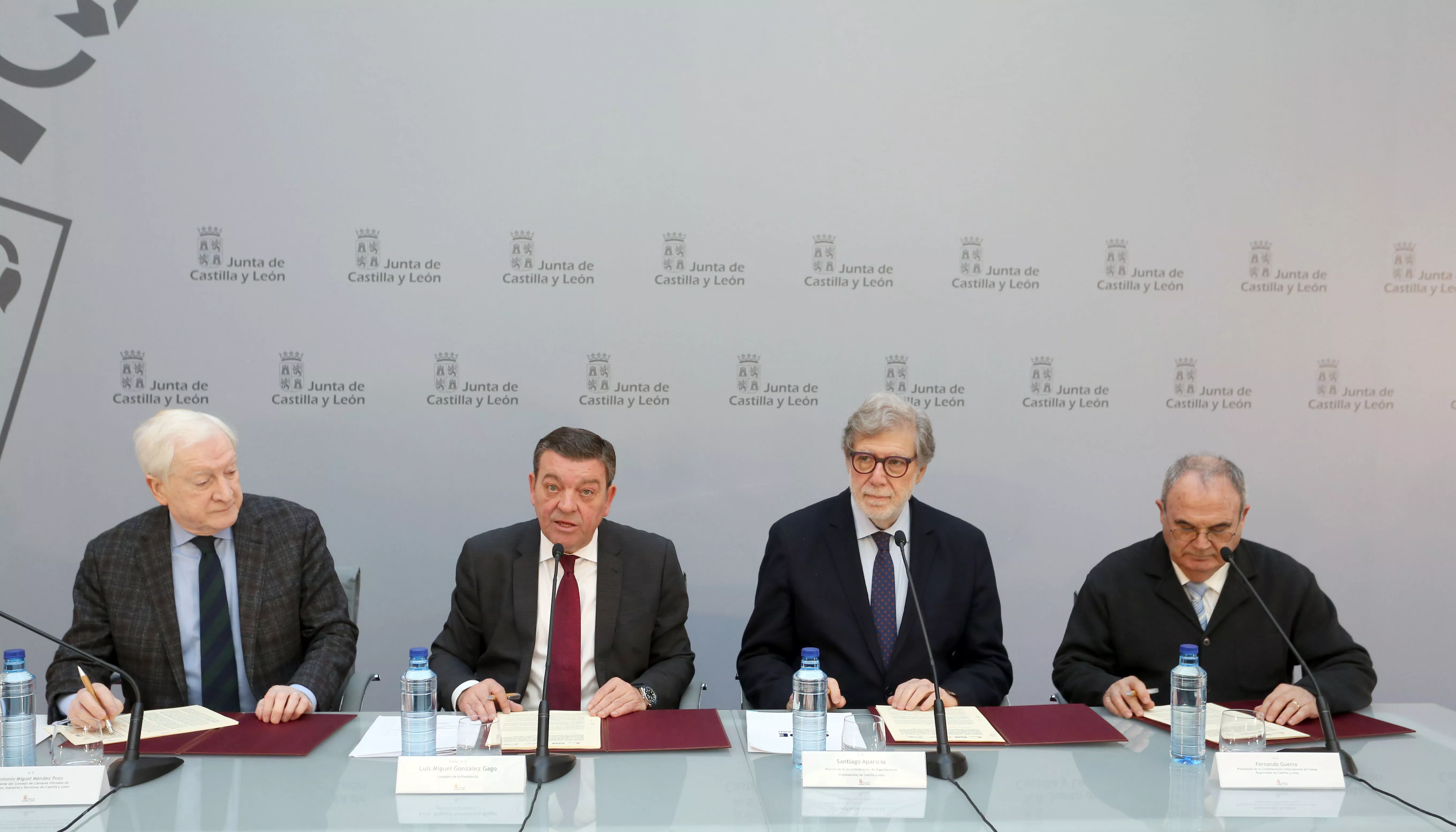 Los castellanos y leoneses en el exterior recibirán 5.000 euros si deciden regresar a trabajar a la Comunidad