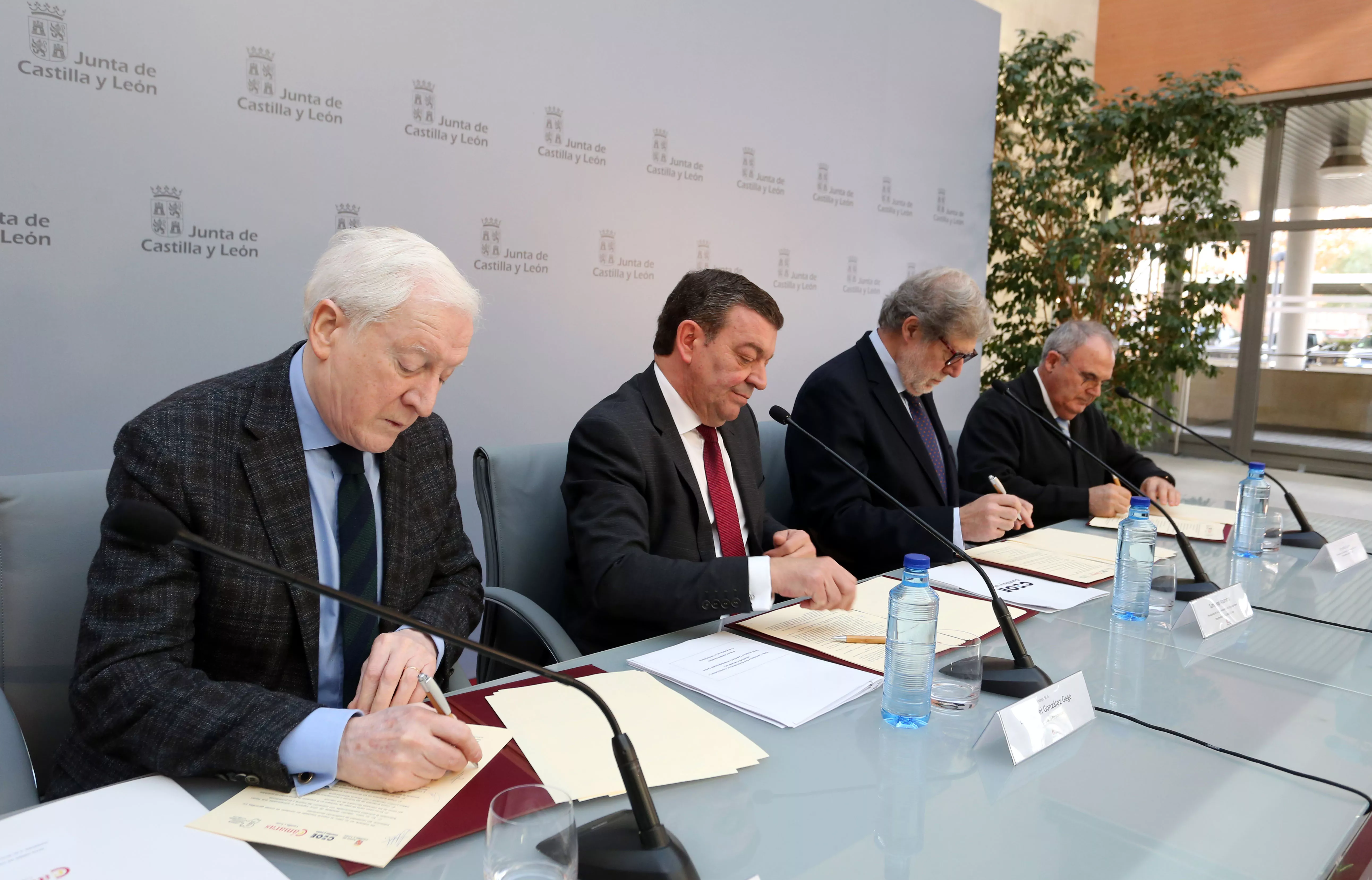 Los castellanos y leoneses en el exterior recibirán 5.000 euros si deciden regresar a trabajar a la Comunidad