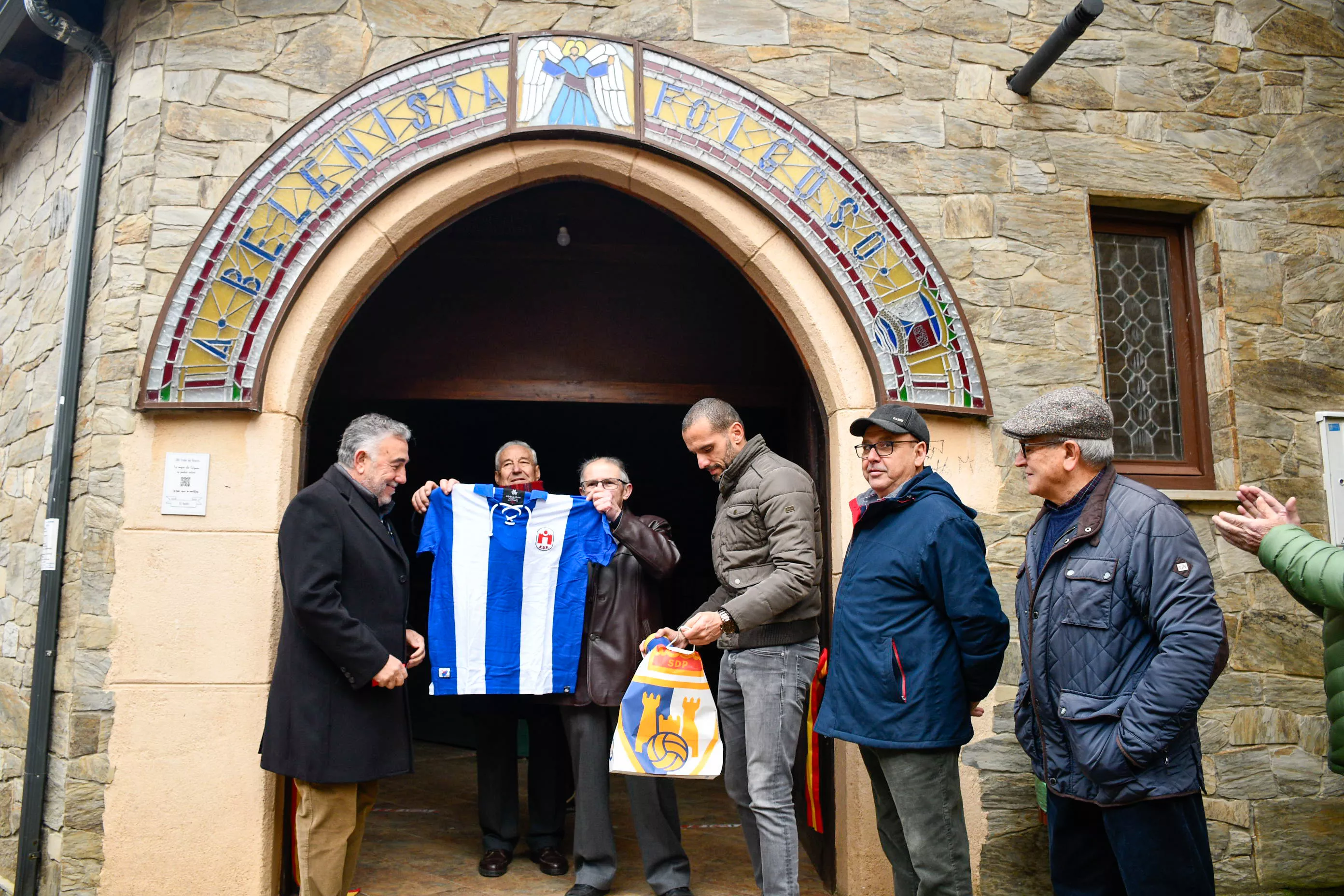 Inauguración del Belén artesano de Folgoso de la Ribera