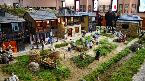 Inauguración del Belén artesano de Folgoso de la Ribera