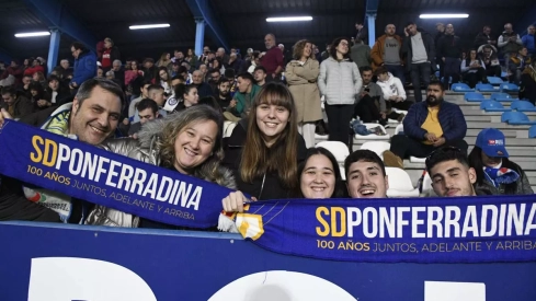 Álbum de fotos del Ponferradina - Cornellà, el último del año en El Toralín