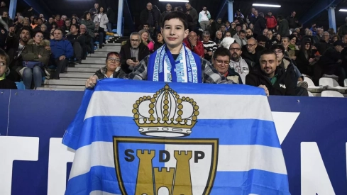 Álbum de fotos del Ponferradina - Cornellà, el último del año en El Toralín