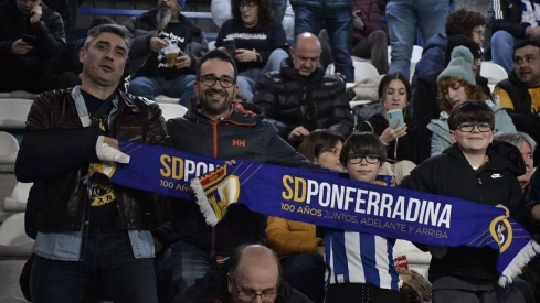 Álbum de fotos del Ponferradina - Cornellà, el último del año en El Toralín