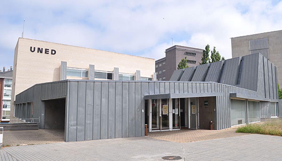 La UNED de Ponferrada convoca un concurso de méritos para cubrir seis puestos de trabajo para ejecutar el proyecto Unidigital