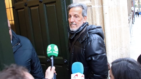 El juez amonesta a Pedro Muñoz por hacer gestos a una testigo