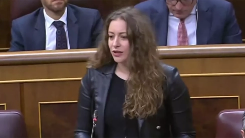 Ester Muñoz sobre la decisión de Sánchez: “El PSOE está muy aliviado, pero España está indignada”