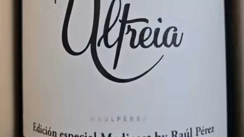 Mediaset elige un vino del Bierzo de Raúl Pérez para su cesta de Navidad