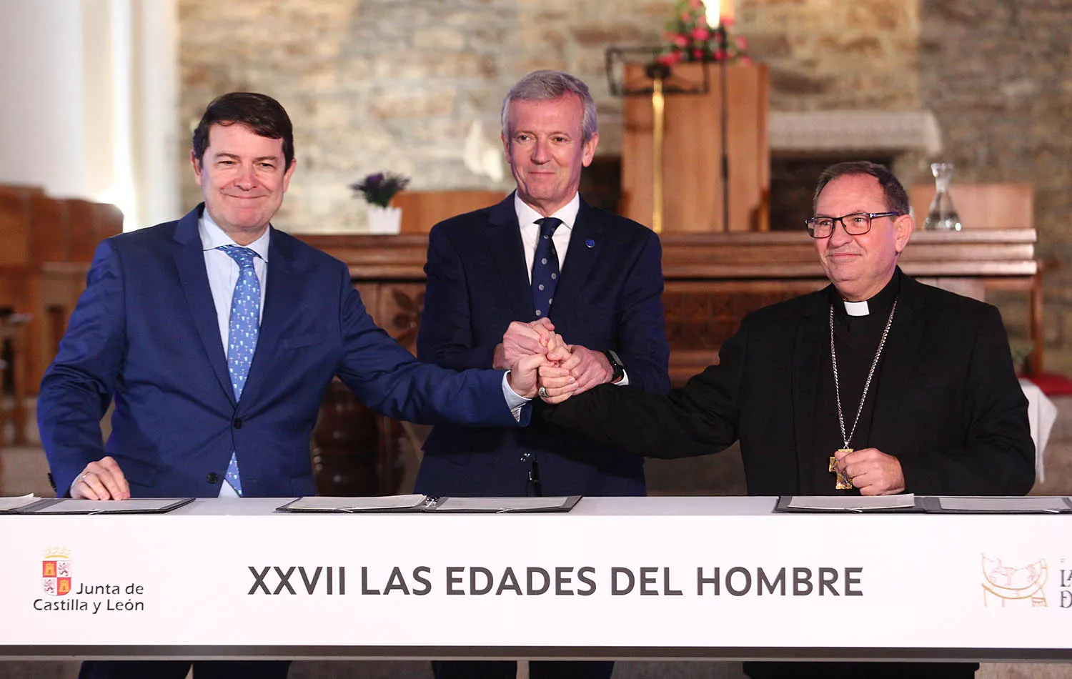 Firma entre la Junta y la Xunta para la celebración de las Edades del Hombre en Villafranca y Santiago