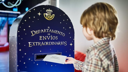 Correos instala en Ponferrada buzones especiales para enviar las cartas a Papá Noel y los Reyes Magos
