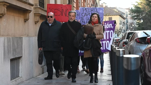 Pedro Muñoz entrando a la última sesión del juicio acusado de tentativa de asesinato, maltrato, amenazas, injurias, violencia familiar y habitual y lesiones y contra su exmujer, Raquel Díaz.