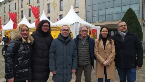 Inauguración de la pista de hielo y del Mercadillo Navideño