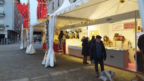 Inauguración de la pista de hielo y del Mercadillo Navideño