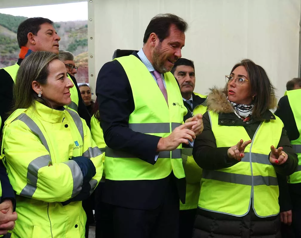 Óscar Puente anuncia la licitación del estudio de opciones al lazo del Manzanal en la plataforma de contrataciones del Estado Óscar Puente anuncia la licitación del estudio de opciones al lazo del Manzanal en la plataforma de contrataciones del Estado