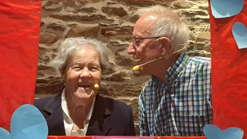 Alzheimer Bierzo organiza su particular 'First Dates' con una obra de teatro