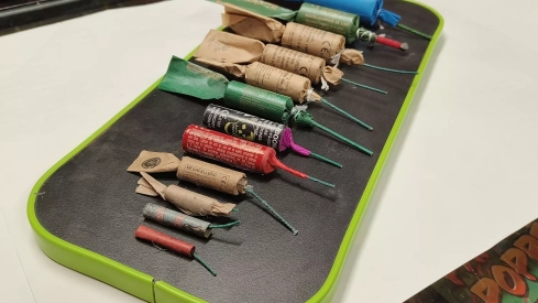  Diversión para unos, sufrimiento para otros: El ruido de los cohetes y petardos en Navidad a debate