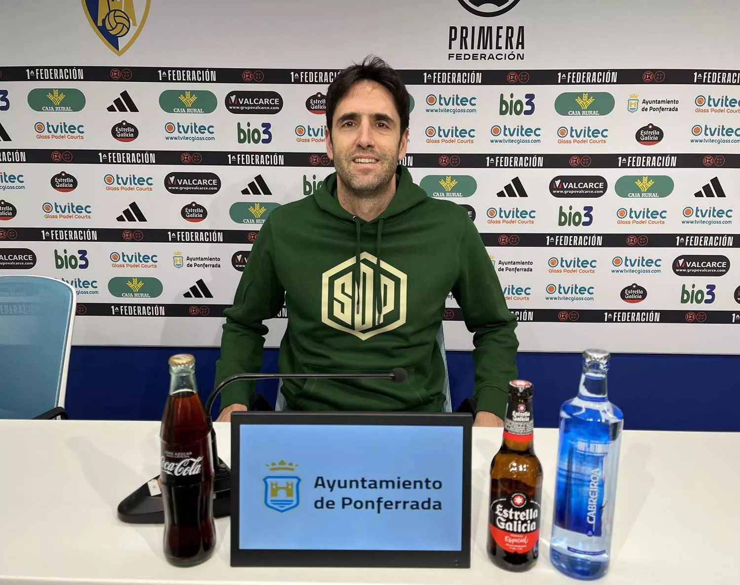 Vélez lamenta el empate que le cuesta el liderato a la Ponferradina: "Es una pena que nos vayamos con un punto"