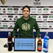 Vélez lamenta el empate que le cuesta el liderato a la Ponferradina: "Es una pena que nos vayamos con un punto"