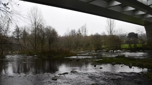 El río Sil a su paso por Ponferrada | Los ríos del Bierzo aguantan la cadena de borrascas, pero el pantano de Bárcena se acerca al 90%