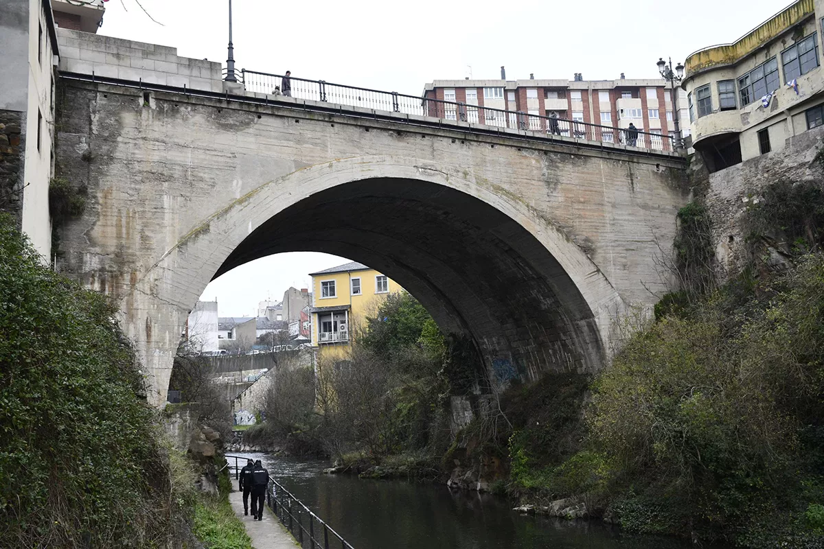 Dispositivo de búsqueda de la menor desaparecida en Ponferrada (2) Dispositivo de búsqueda de la menor desaparecida en Ponferrada (2)