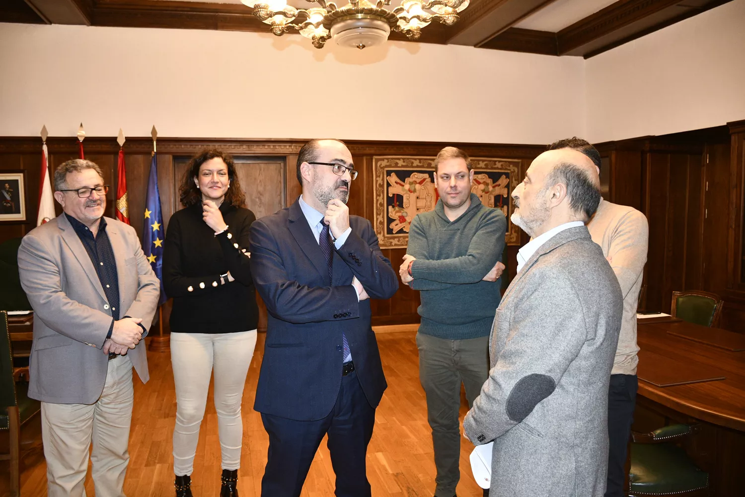 Reunión en el Ayto de Ponferrada (2) Reunión en el Ayto de Ponferrada (2)