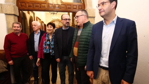 Instituciones locales presentan varias acciones en favor del IEB (5)