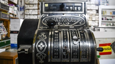 Mercería Casa Brindis cumple 85 años