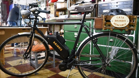 Mercería Casa Brindis cumple 85 años