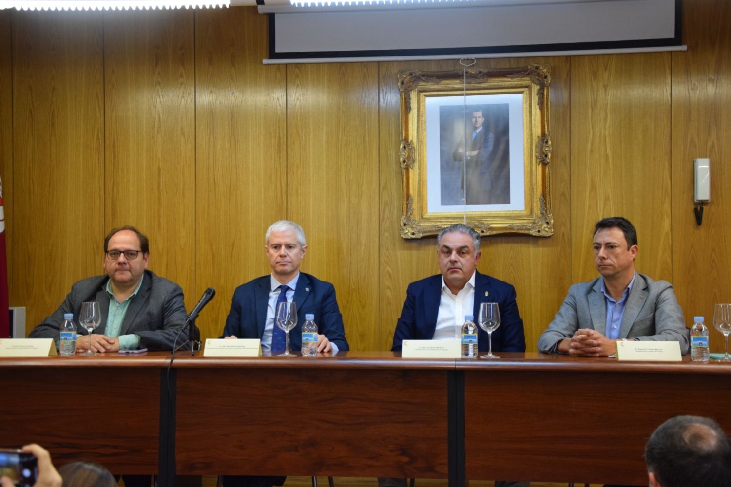 Cámara de Comercio de Astorga: Rueda de Prensa con la Plataforma por la Reapertura de la Ruta de la Plata, junto a los Alcaldes de La Bañeza y Astorga
