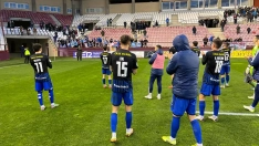 Los jugadores celebran con la afición que acudió a Las Gaunas (Imagen Ponferradina) Los jugadores celebran con la afición que acudió a Las Gaunas (Imagen Ponferradina)