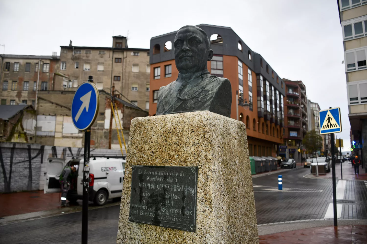 La calle Gómez Núñez ya tiene 'su' rostro