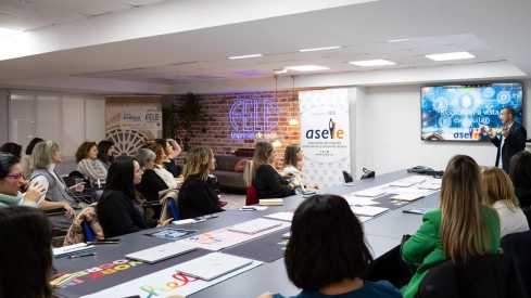 Charla en las oficinas Fele de León