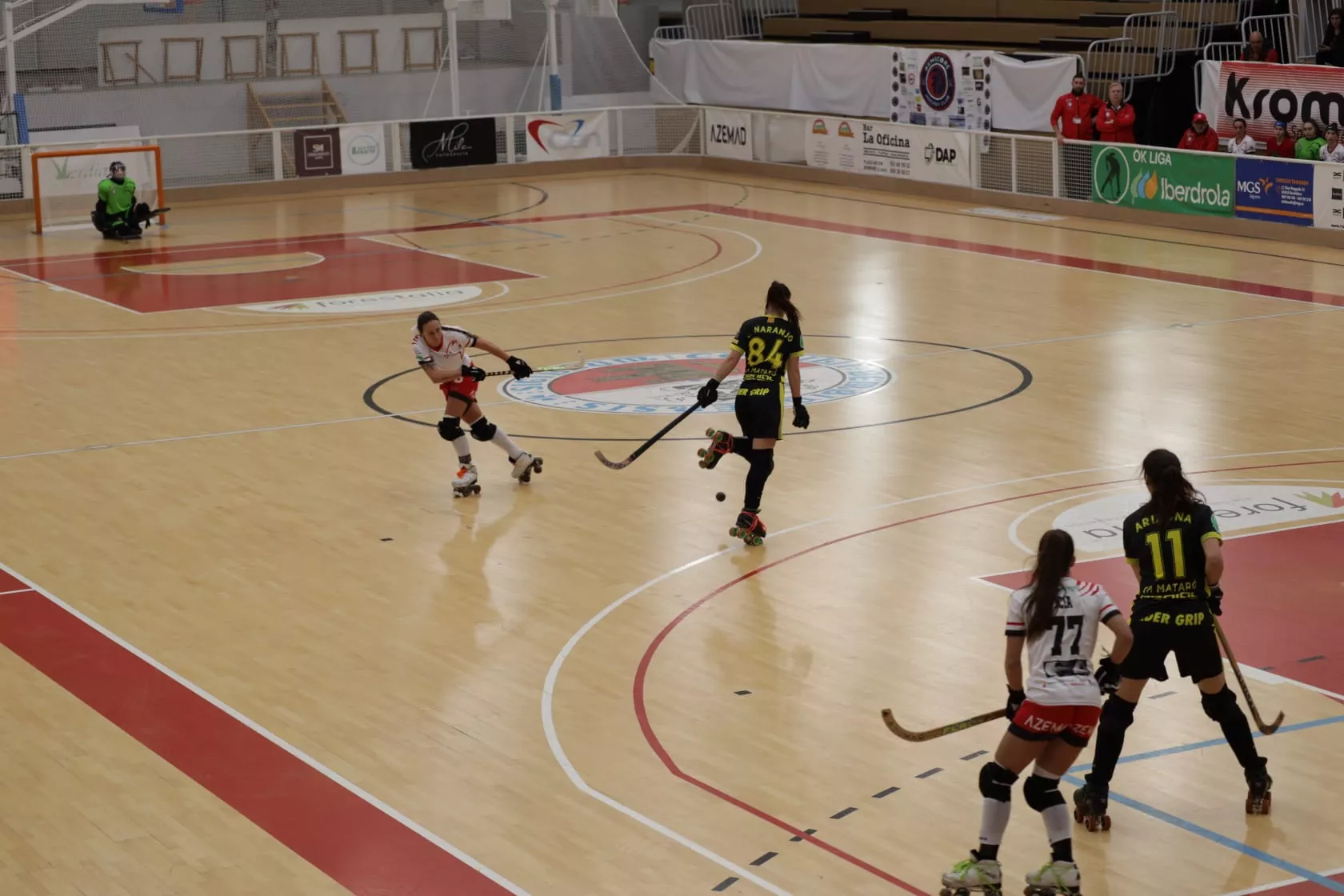 El Bembibre Hockey Club suma tres puntos ante el Mataró (1)