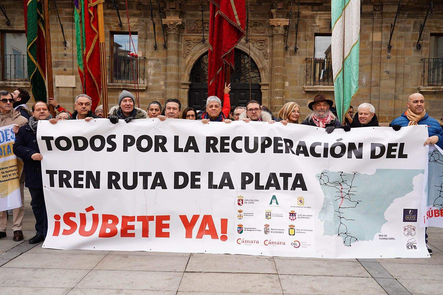Concentración en Astorga por la recuperación de la vía ferroviaria de la Ruta de la Plata | Campillo (ICAL) Concentración en Astorga por la recuperación de la vía ferroviaria de la Ruta de la Plata | Campillo (ICAL)