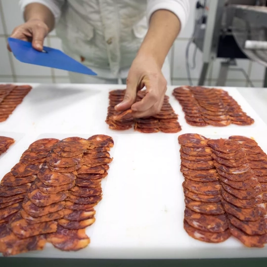 Correos ofrece descuentos para enviar embutido y salazón de El Bierzo, Laciana y Astorga