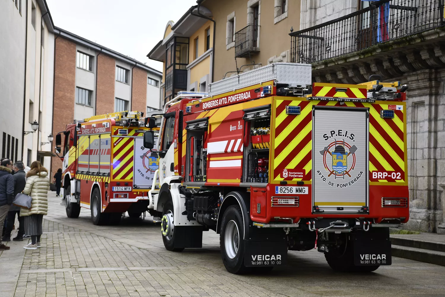 Ponferrada presenta un nuevo camión de bomberos de 105 metros que llega hasta el último piso de la torre de La Rosaleda