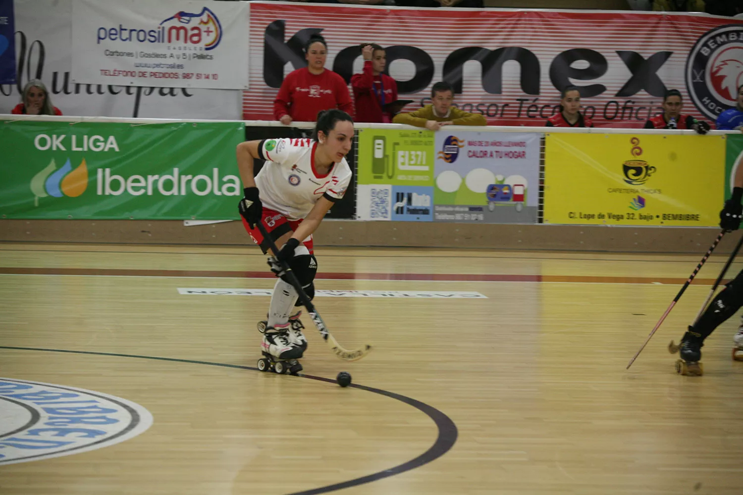 Bembibre Hockey Club, un digno contrincante ante el “campeonísimo” Telecable de Gijón 2