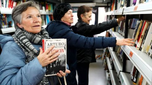 El Bibliobús de León cumple 50 años: Más que un servicio de libros, una conexión vital en los pueblos olvidados El Bibliobús de León cumple 50 años: Más que un servicio de libros, una conexión vital en los pueblos olvidados