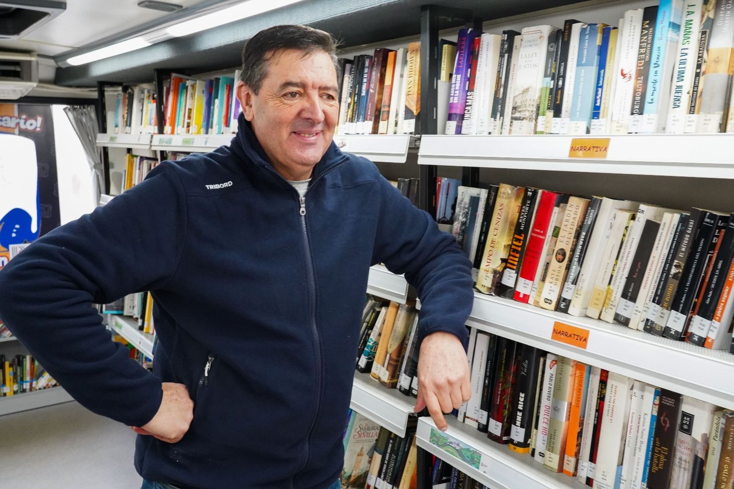 El Bibliobús de León cumple 50 años: Más que un servicio de libros, una conexión vital en los pueblos olvidados